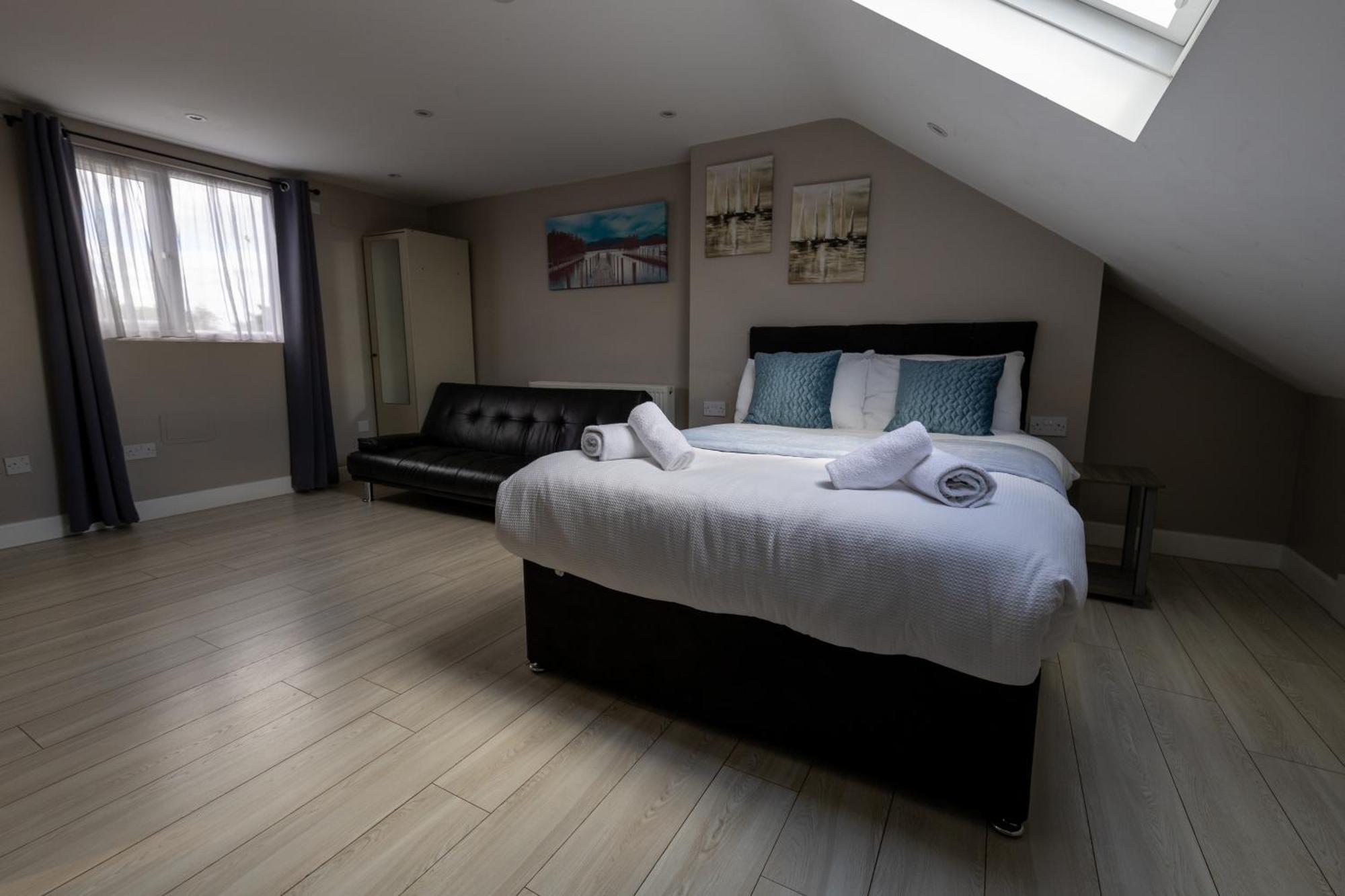 Paragraph Edmonton Palmers Green Exterior photo