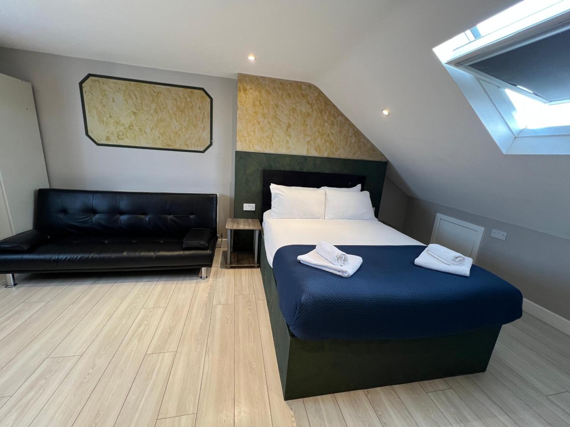 Paragraph Edmonton Palmers Green Exterior photo